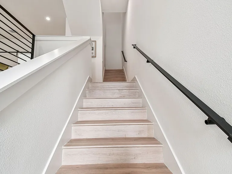3826 Pompano Dr SE — Photo 51