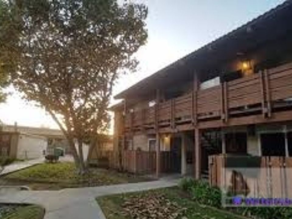 1st image of 3723 Country Club Dr Unit 1