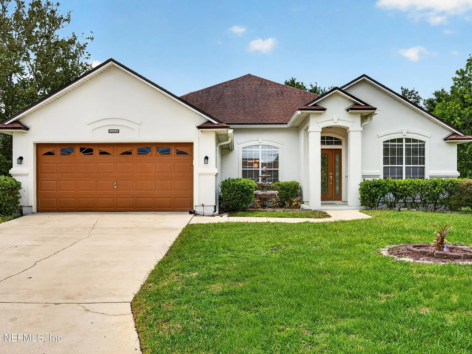 4 bed, 2.0 bath, 2090 sqft, $2,800 — Photo 2