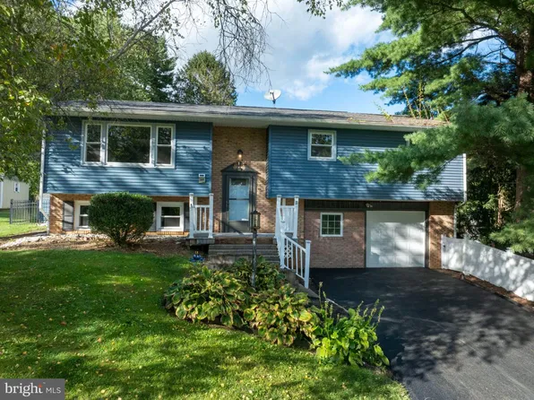 1621 Oxford Cir, State College, PA 16803
