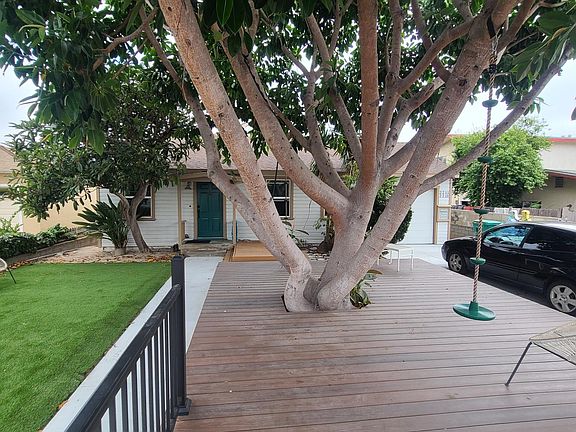 3rd image of 2211-13 Felspar St