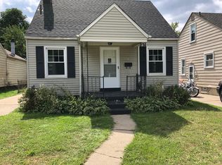 19984 Washtenaw St, Harper Woods, MI 48225