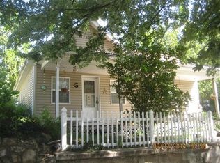 1703 Howard St, Saint Joseph, MO 64501