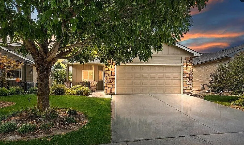 2227 S Blackspur Way