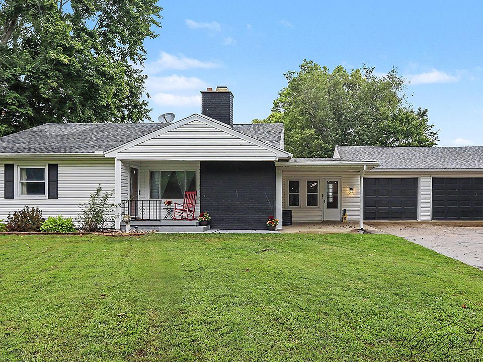 1st image of 751 Riverview Dr