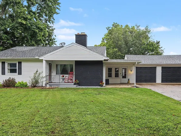 751 Riverview Dr, Plainwell, MI 49080
