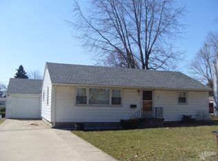 321 W 17th St, Auburn, IN 46706