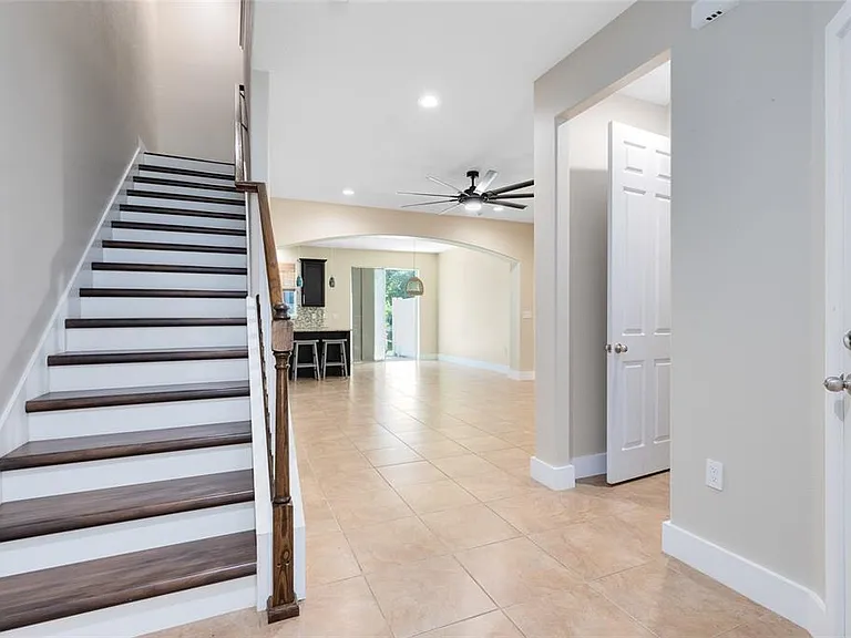 9625 Silver Buttonwood St — Photo 12