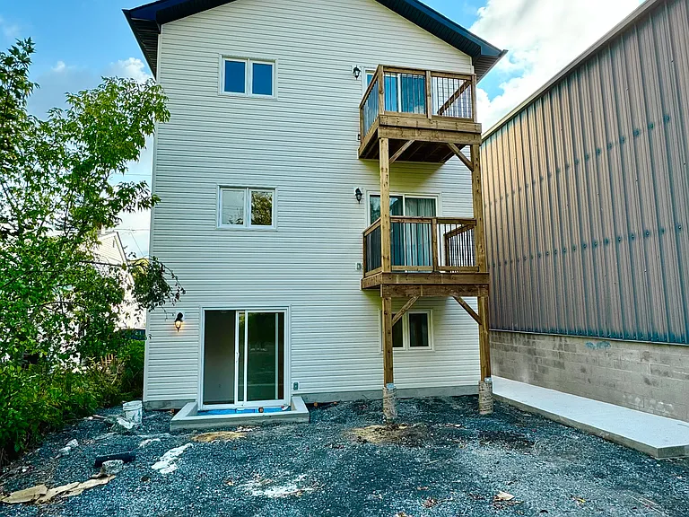 14 Connaught St #1 — Photo 12