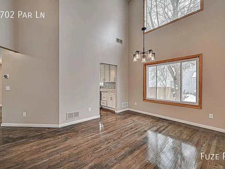 1702 Par Ln — Photo 7