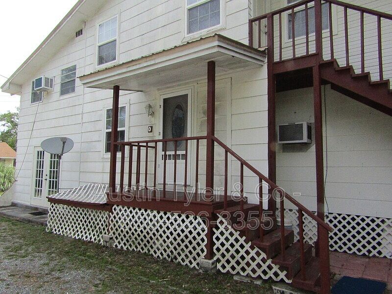 1st image of 2941D N Green St