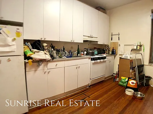 Rented by Sunrise Real Estate | media 36