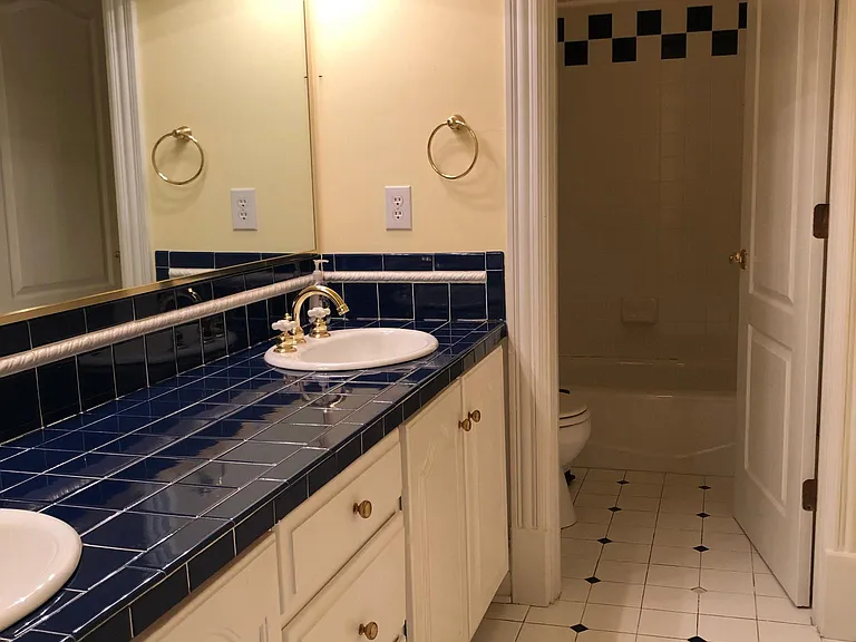 9507 Eastgate Ct — Photo 28