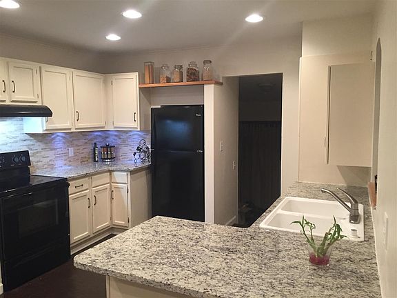 3rd image of 353 Tirana Ave