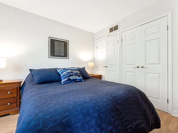3rd image of 185 Hall St APT 218
