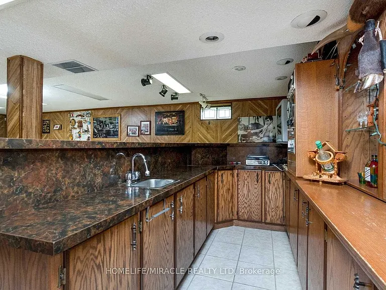 850 Chippenham Dr — Photo 13