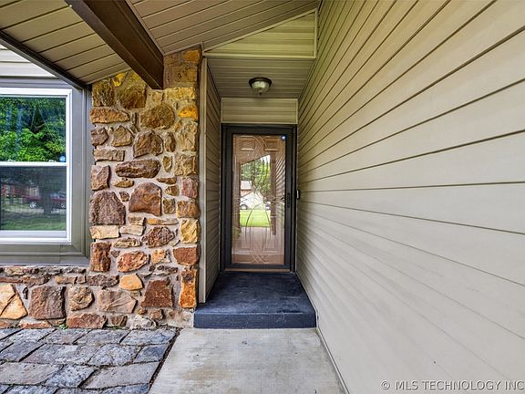 3rd image of 14057 S Poplar Pl