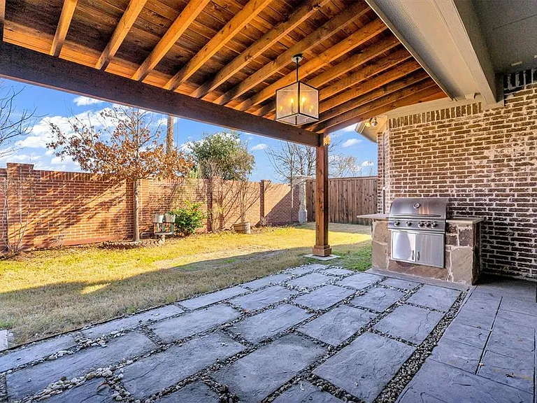 7336 Champagne Dr — Photo 30