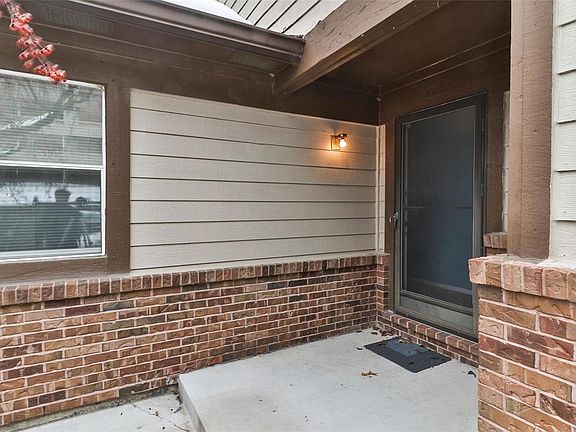 3rd image of 10829 Picadily Square Dr