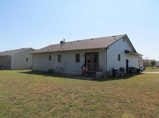 1146 N Parkway Dr, Valley Center, KS 67147