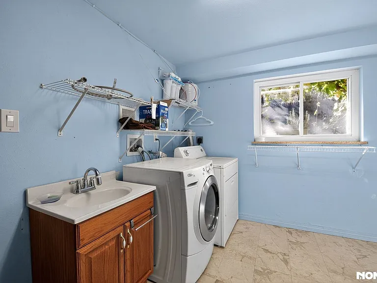 13432 W Alaska Pl — Photo 24