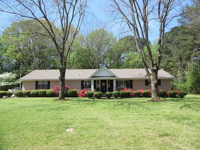 1st image of 225 Dogwood Ln