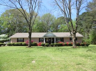 225 Dogwood Ln, Batesville, MS 38606