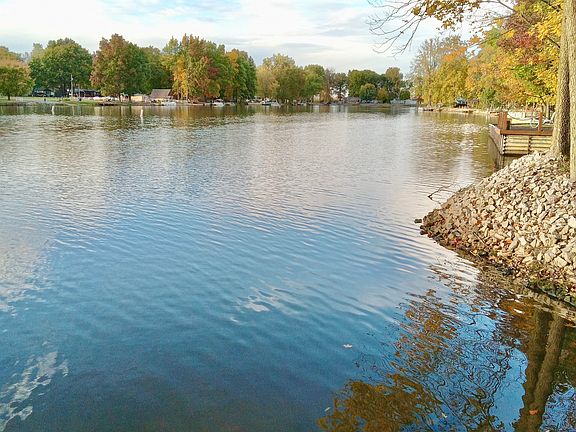 4th image of 3578 Roland Dr