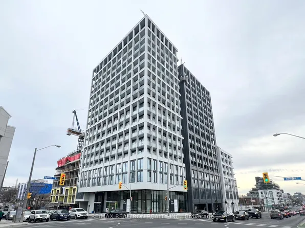 2020 Bathurst St #207, Toronto, ON M5P 2B9