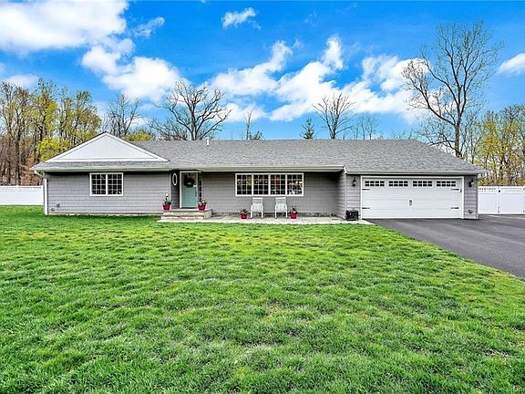 2nd image of 16 Tamara Ln