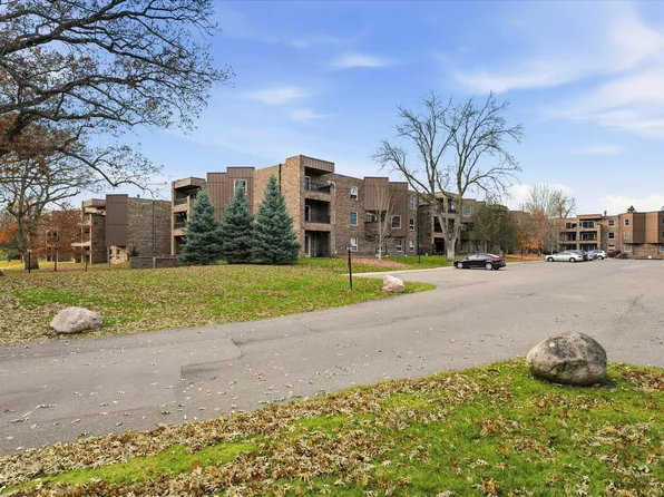 2230 Midland Grove Rd APT 108, Roseville, MN 55113