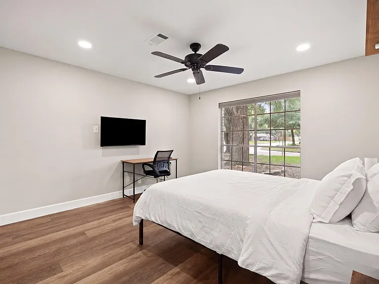 Sequoia Ln — Photo 2