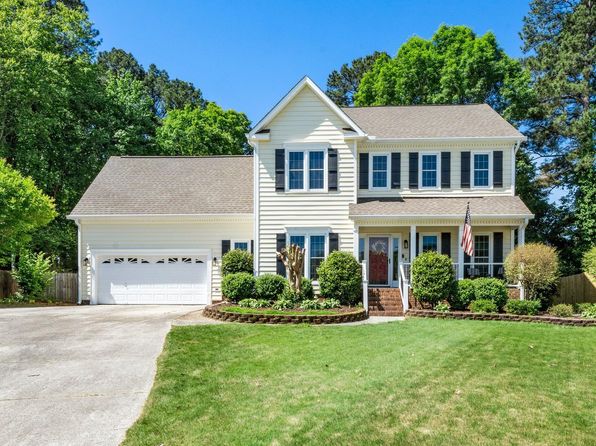 104 Ludstone Ct, Cary, NC 27513