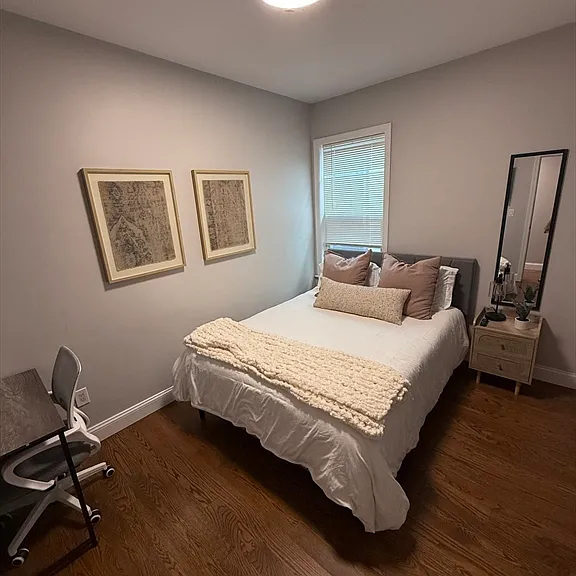 726 E 2nd St #2A — Photo 3