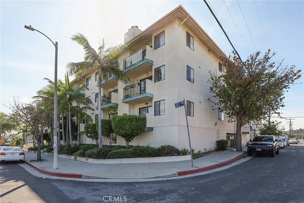 2 bed, 1170 sqft, $2,800 — Photo 2