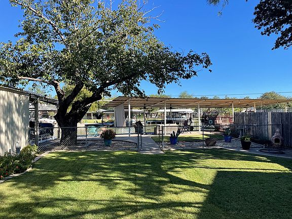 2nd image of 2570 Sleepy Hollow Rd