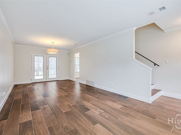 4th image of 6 Jasmine Court