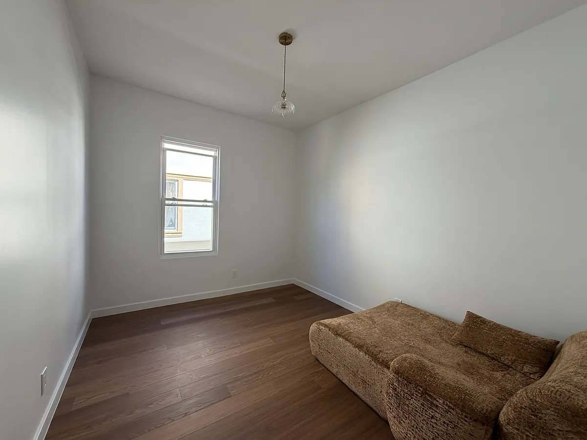 Building Photo - 3820 Cypress Ave #1