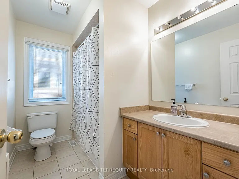 3926 Candlelight Dr — Photo 48