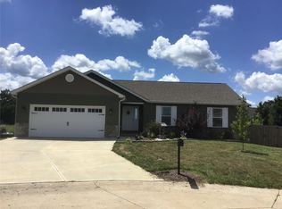 121 Granite Pointe Ln, Winfield, MO 63389