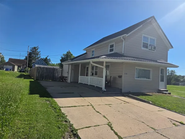 1109 14th Ave SW, Cedar Rapids, IA 52404
