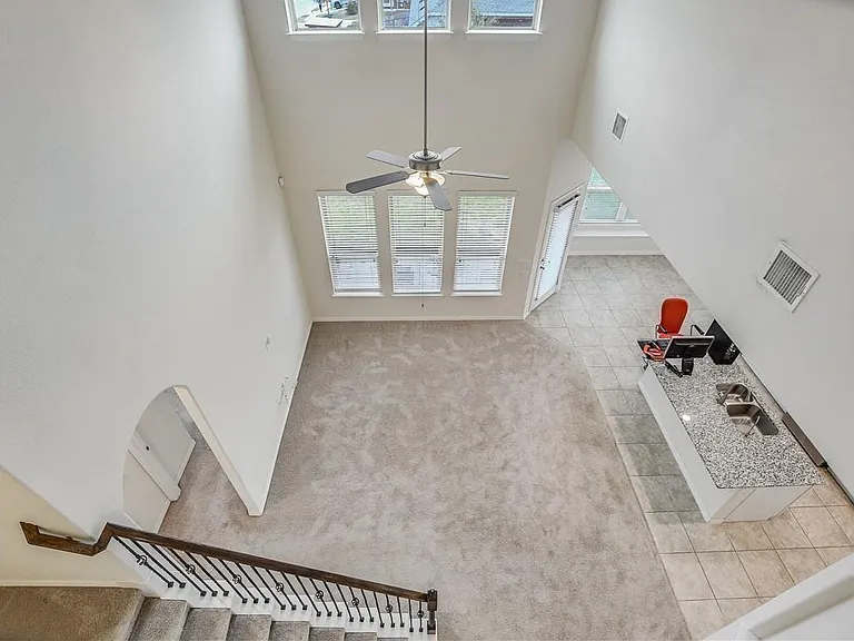 500 Cardenas Ln — Photo 9