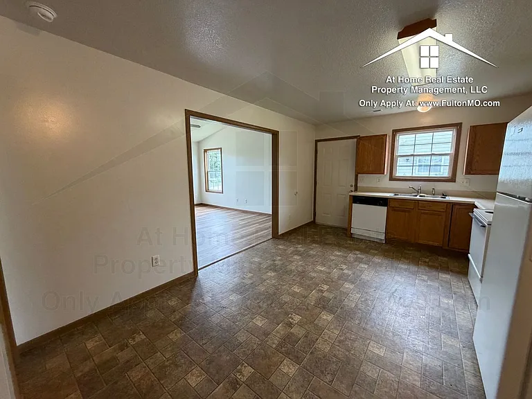 26332635 Gates Blvd — Photo 7