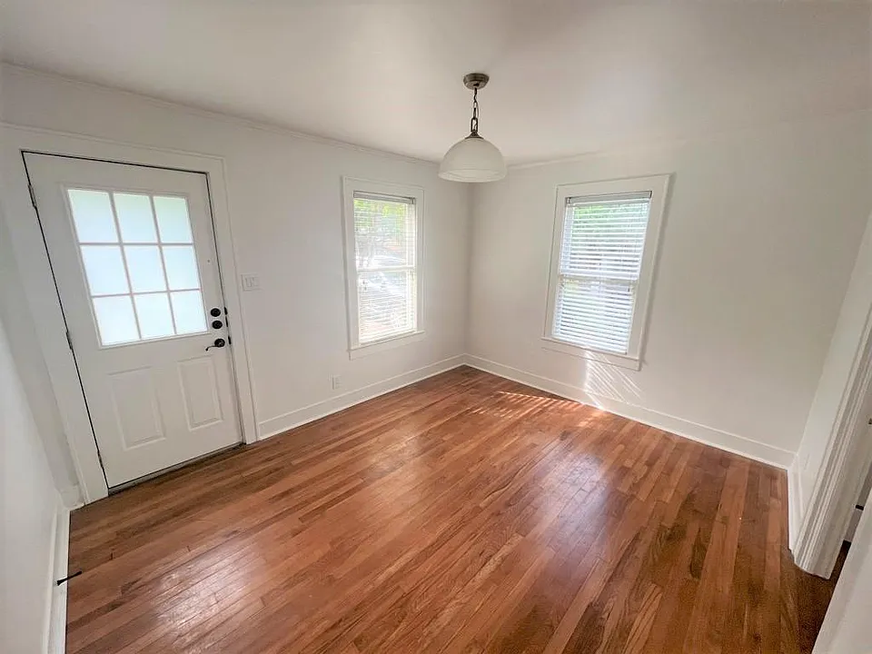 Entry / Dining