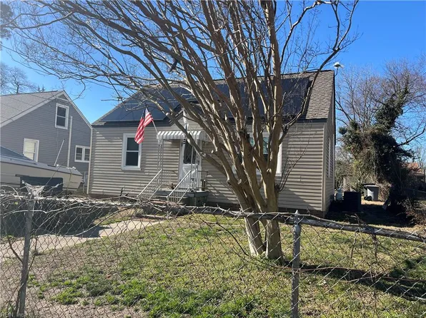 1135 Jasmine St, Hampton, VA 23663