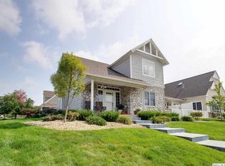 1528 Winsor Dr, Quincy, IL 62305