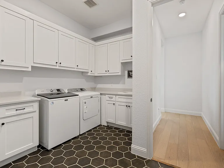 1411 Prescott Dr — Photo 31