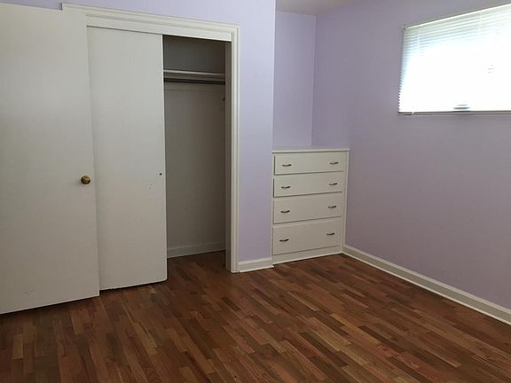 3rd image of 2302 Meadowood St