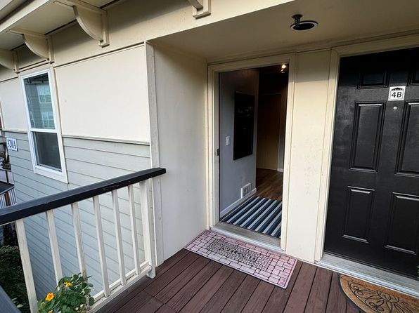320 NW Uptown Ter APT 4A