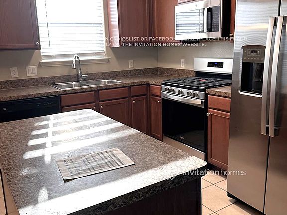 5th image of 741 Lazy Crest Dr